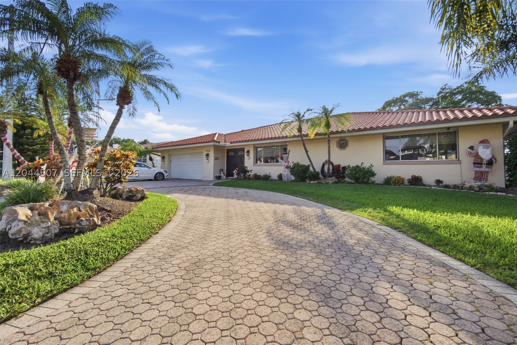 713 Diplomat Pkwy