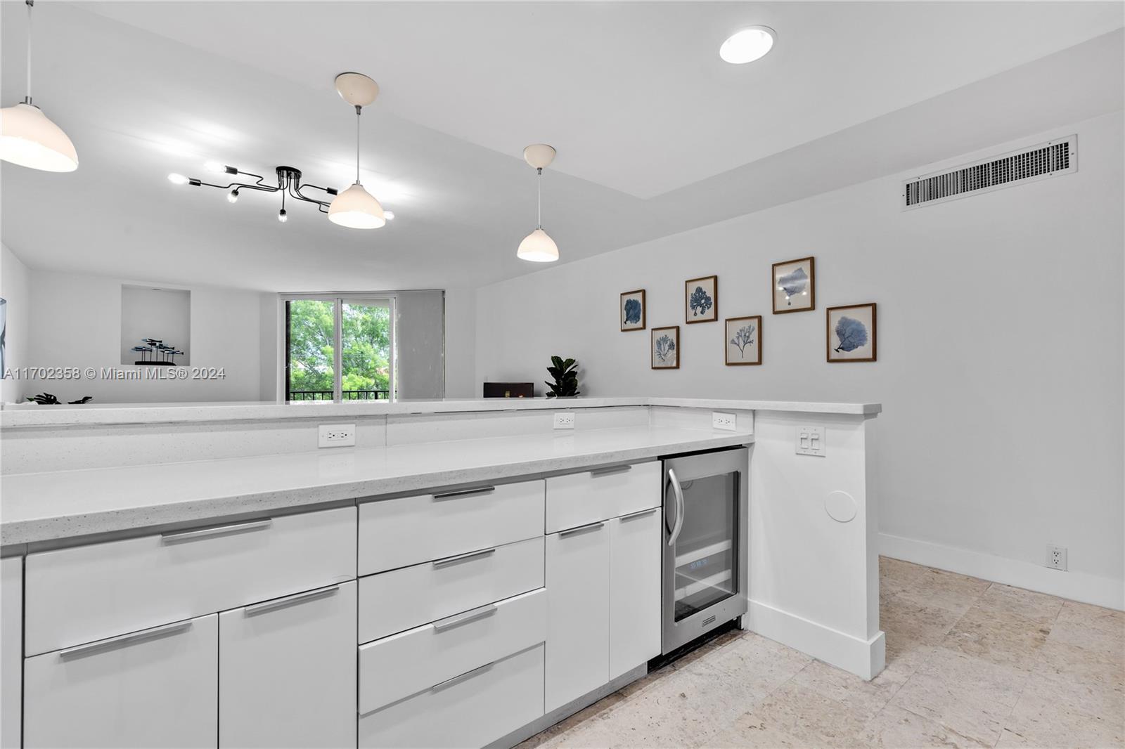 KEY COLONY CONDO #4 - Residential Lease