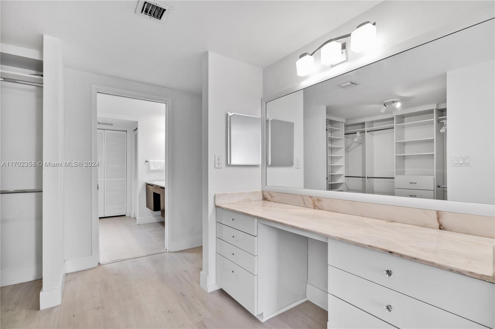 KEY COLONY CONDO #4 - Residential Lease