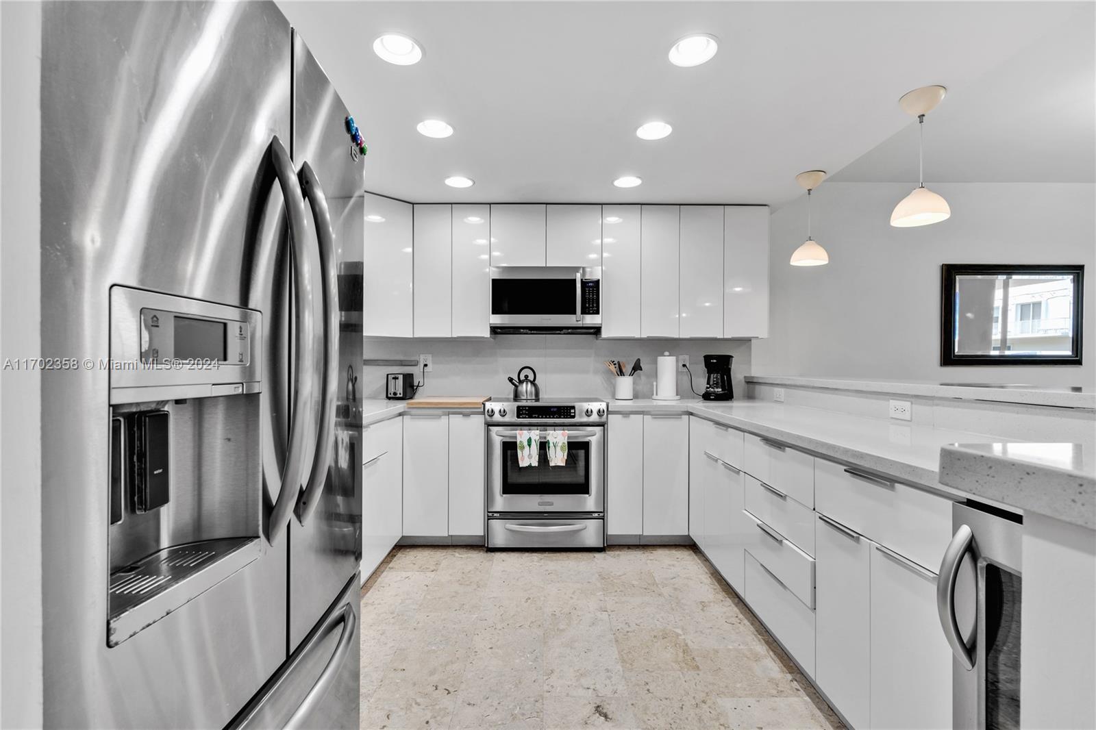 KEY COLONY CONDO #4 - Residential Lease