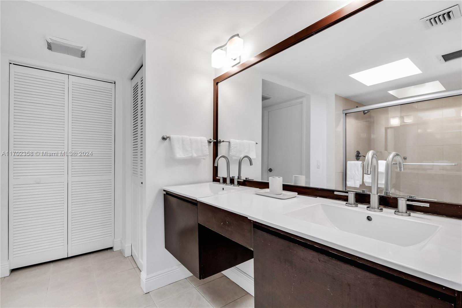 KEY COLONY CONDO #4 - Residential Lease