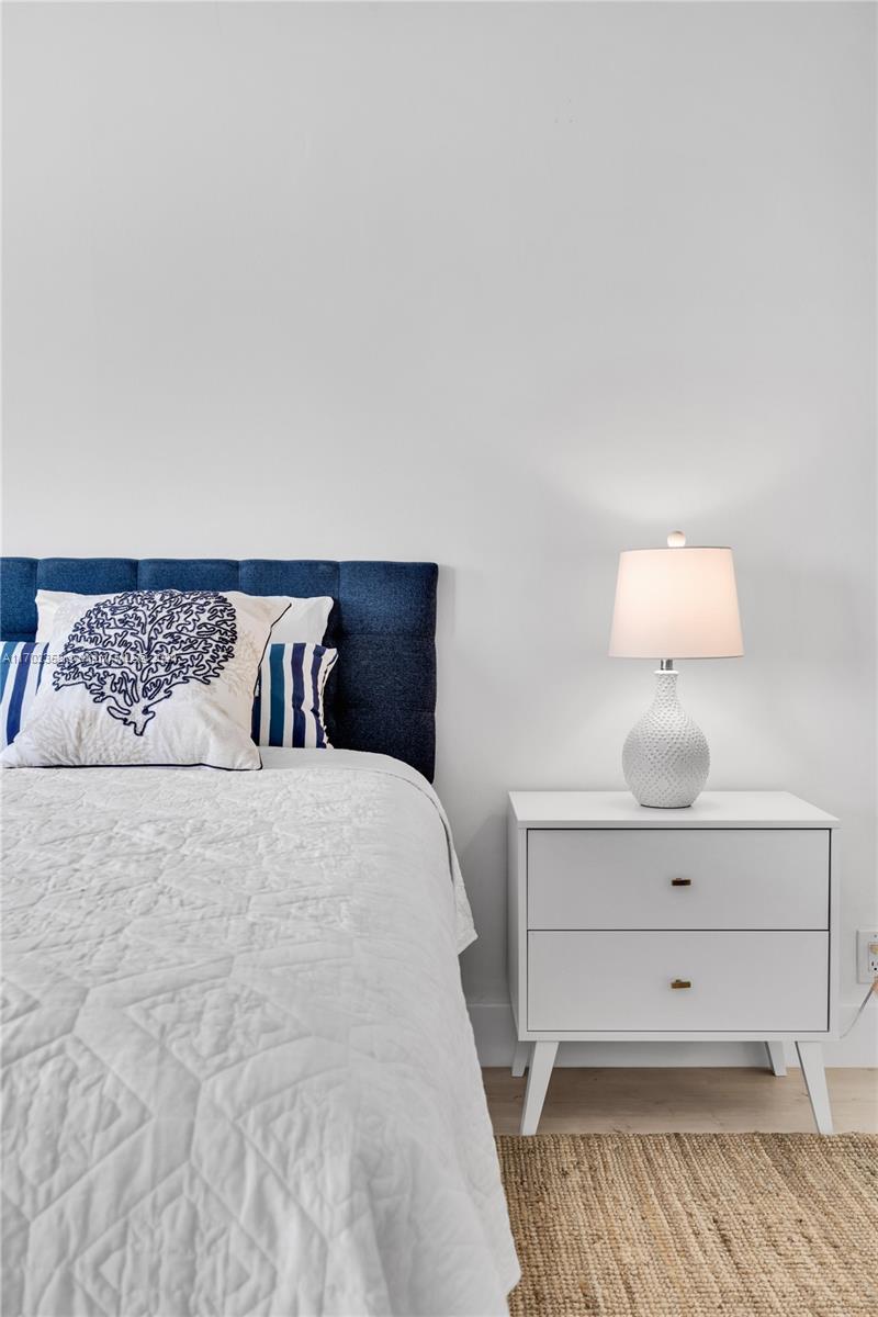 KEY COLONY CONDO #4 - Residential Lease