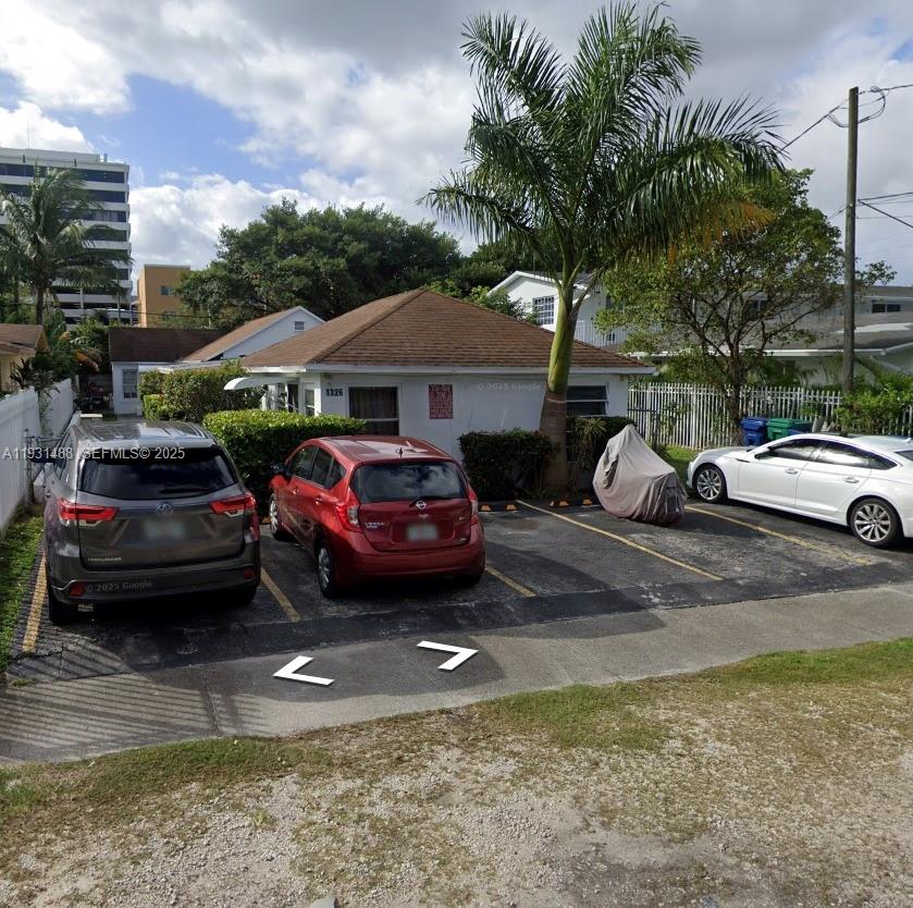 BISCAYNE SHORES CORR PLAT - Residential Lease