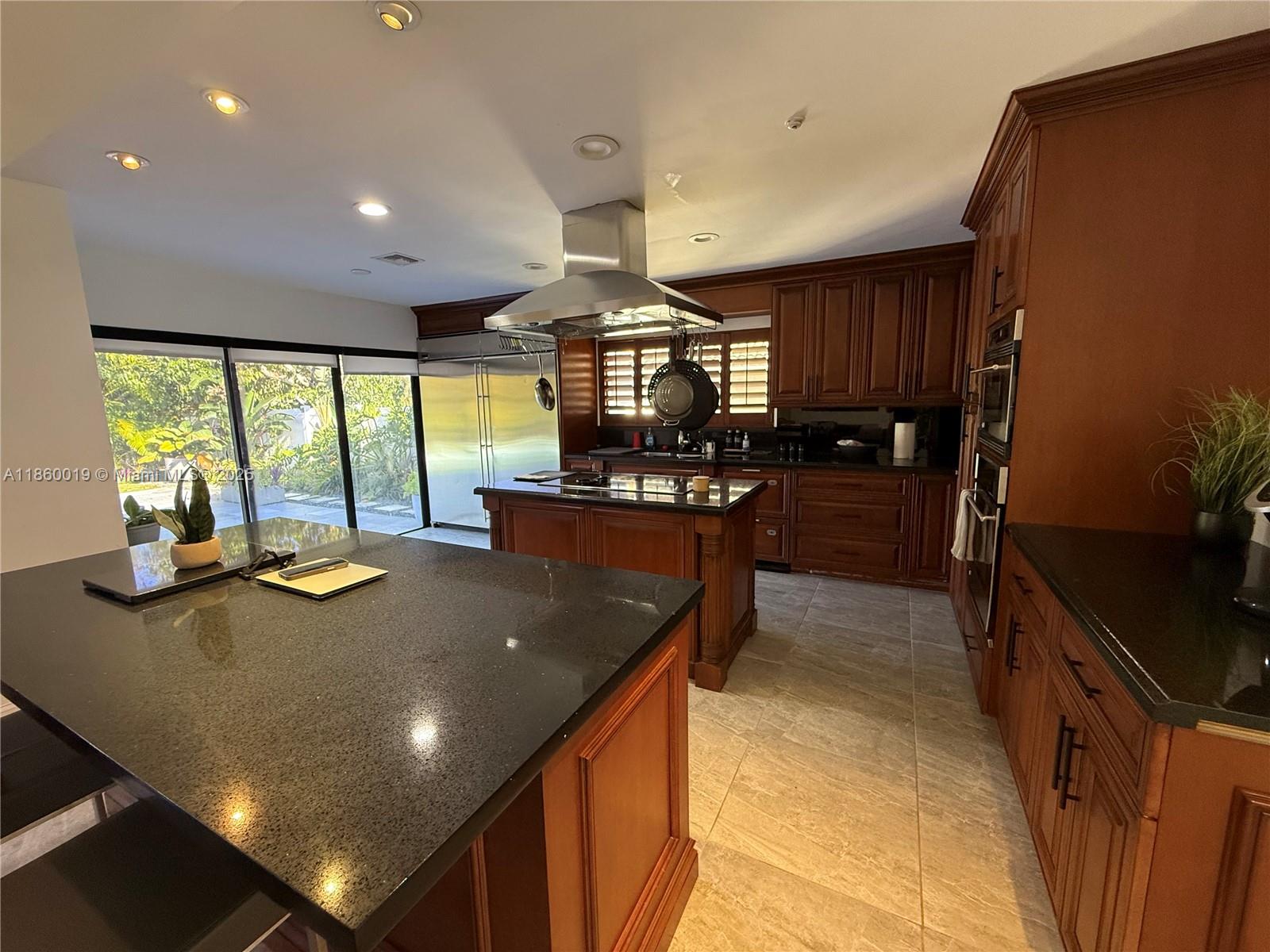 BANYAN CLUB - Residential