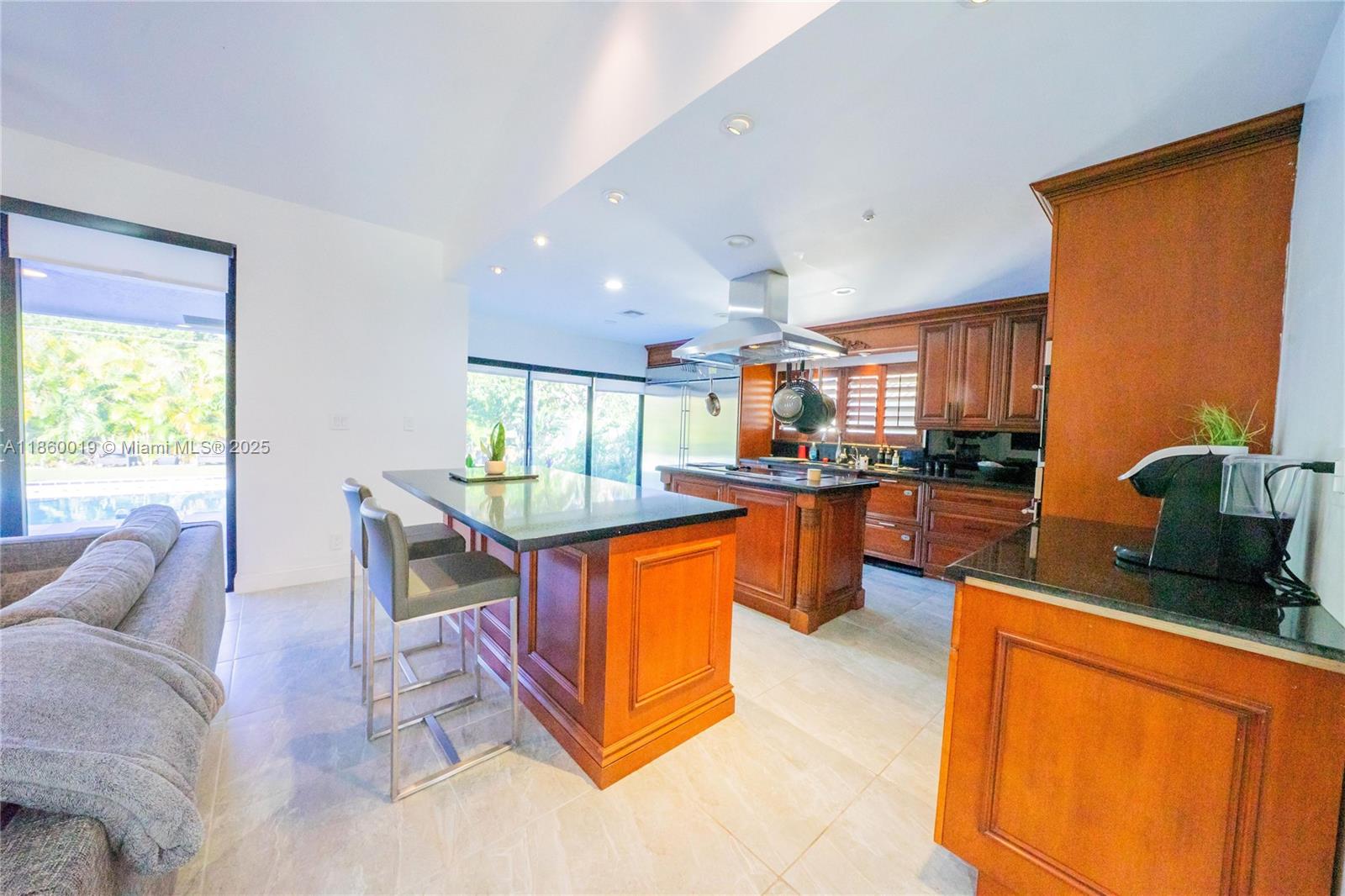 BANYAN CLUB - Residential