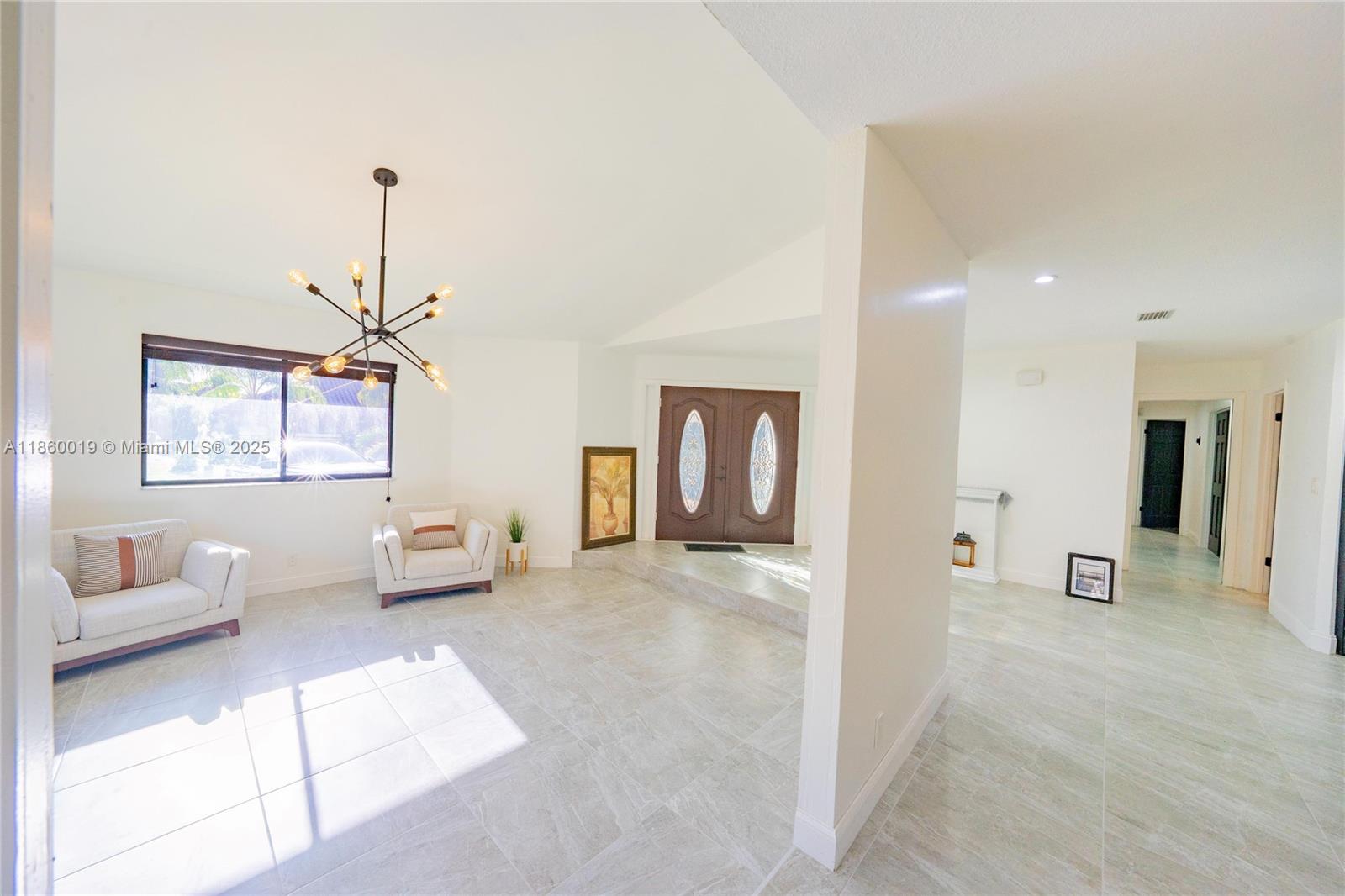 BANYAN CLUB - Residential