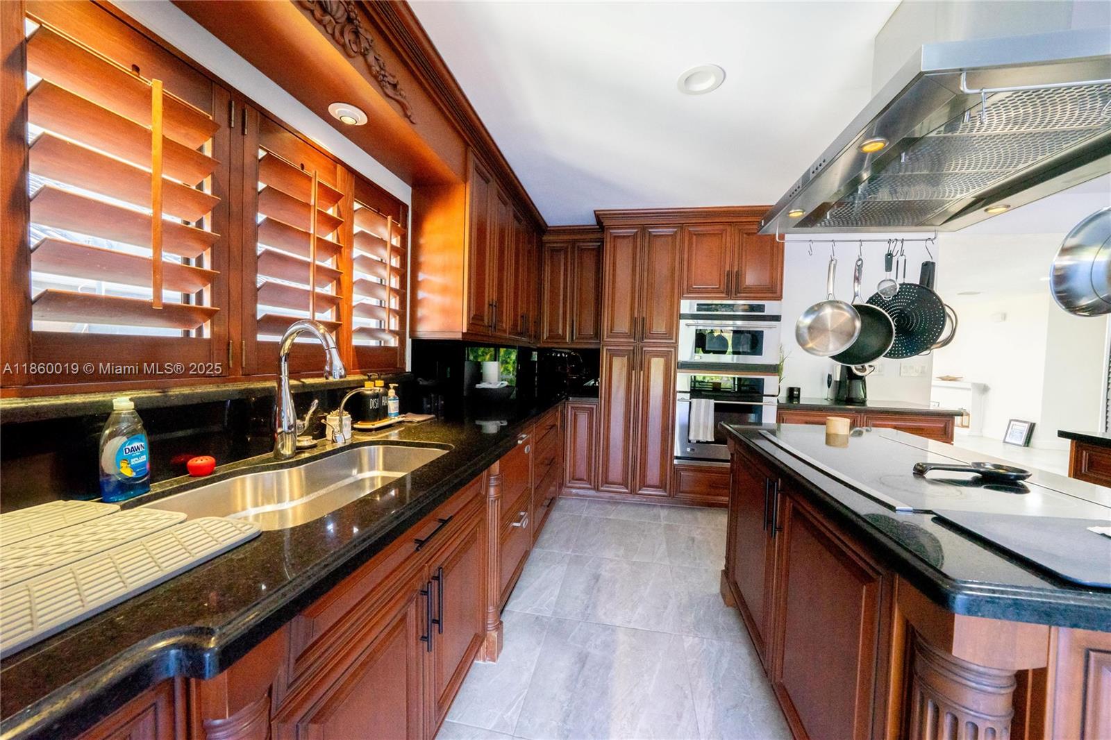 BANYAN CLUB - Residential