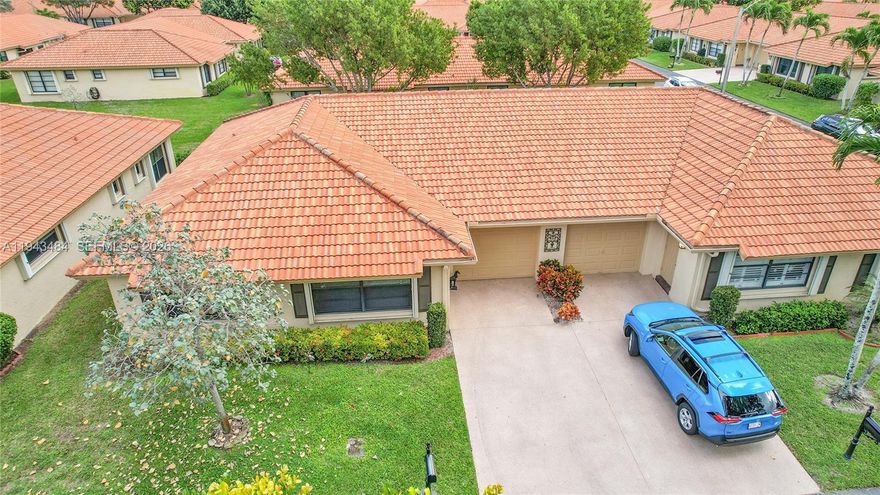 This gorgeous 2/2 villa is turnkey with tons of upgrades! Vacant and easy to show. Move right in and enjoy the Florida lifestyle. This is a 55-and-over, gated community.