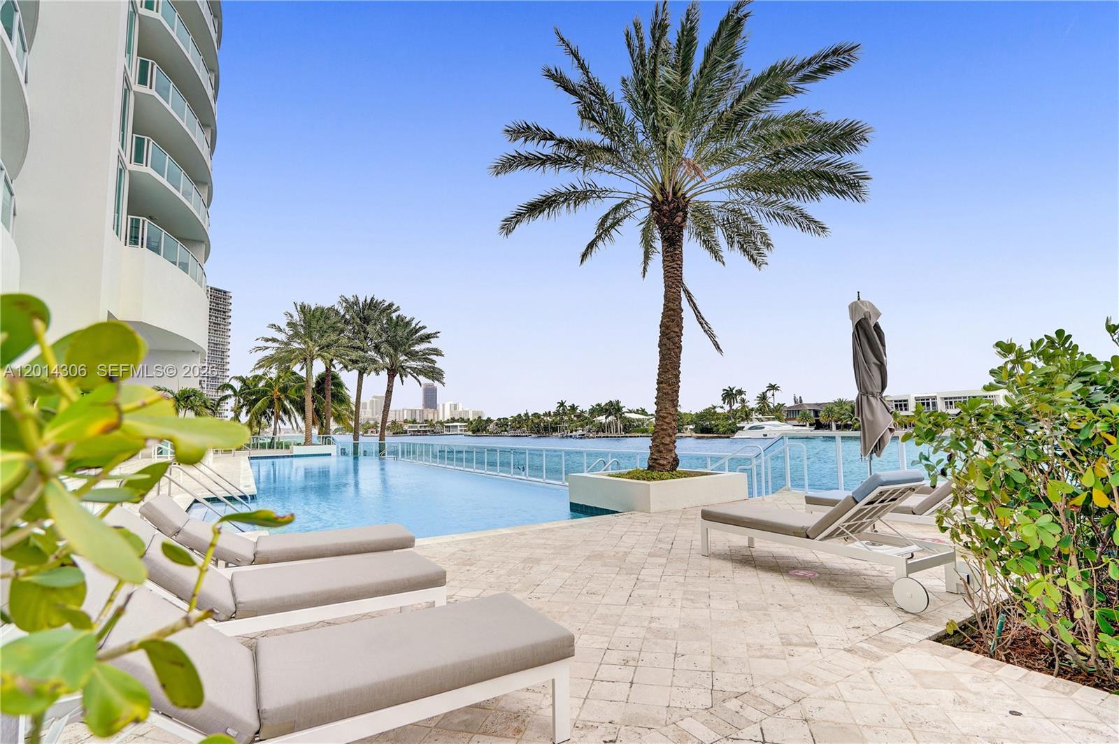 HAMPTONS SOUTH CONDO - Residential Lease