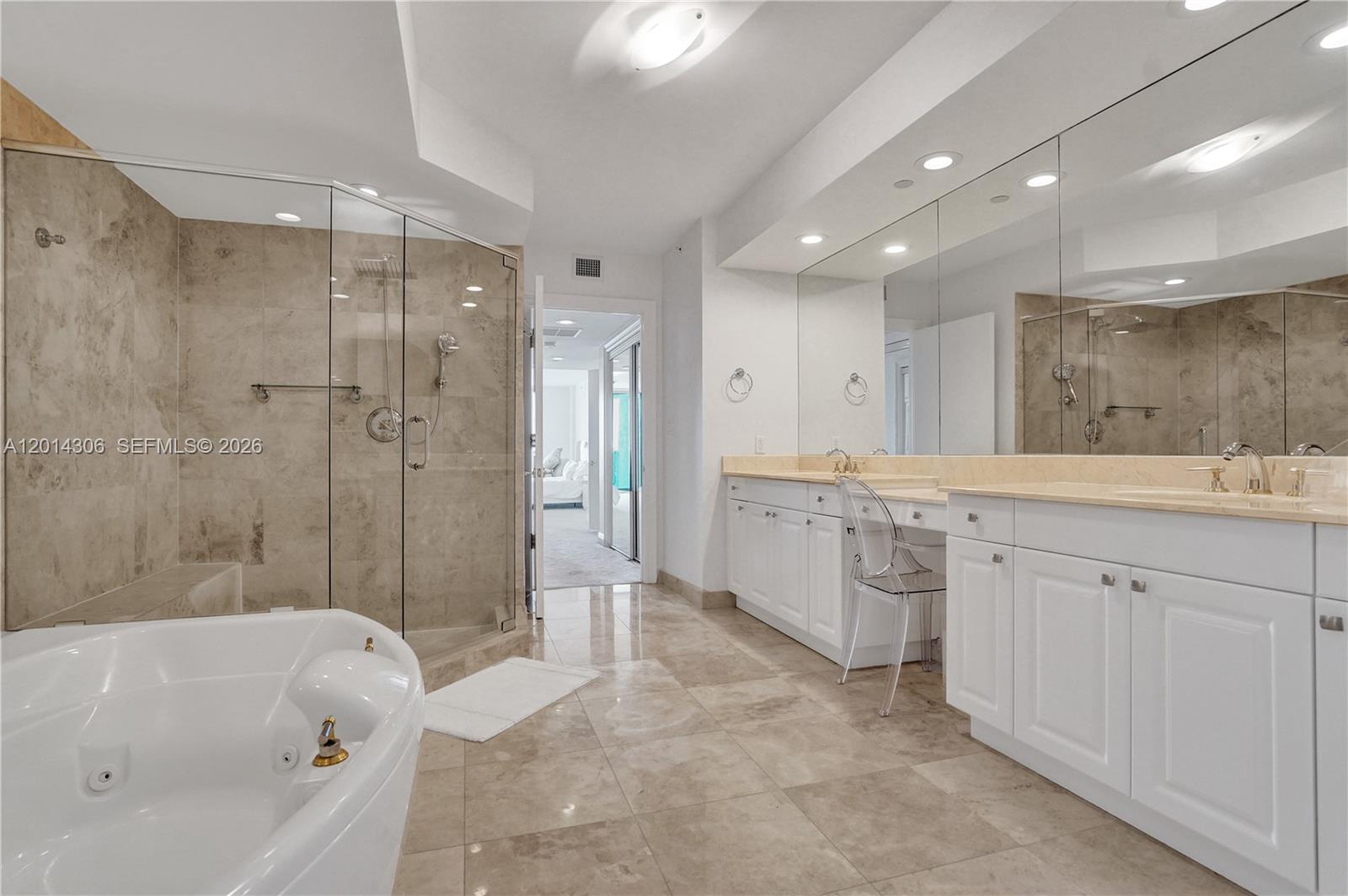 HAMPTONS SOUTH CONDO - Residential Lease