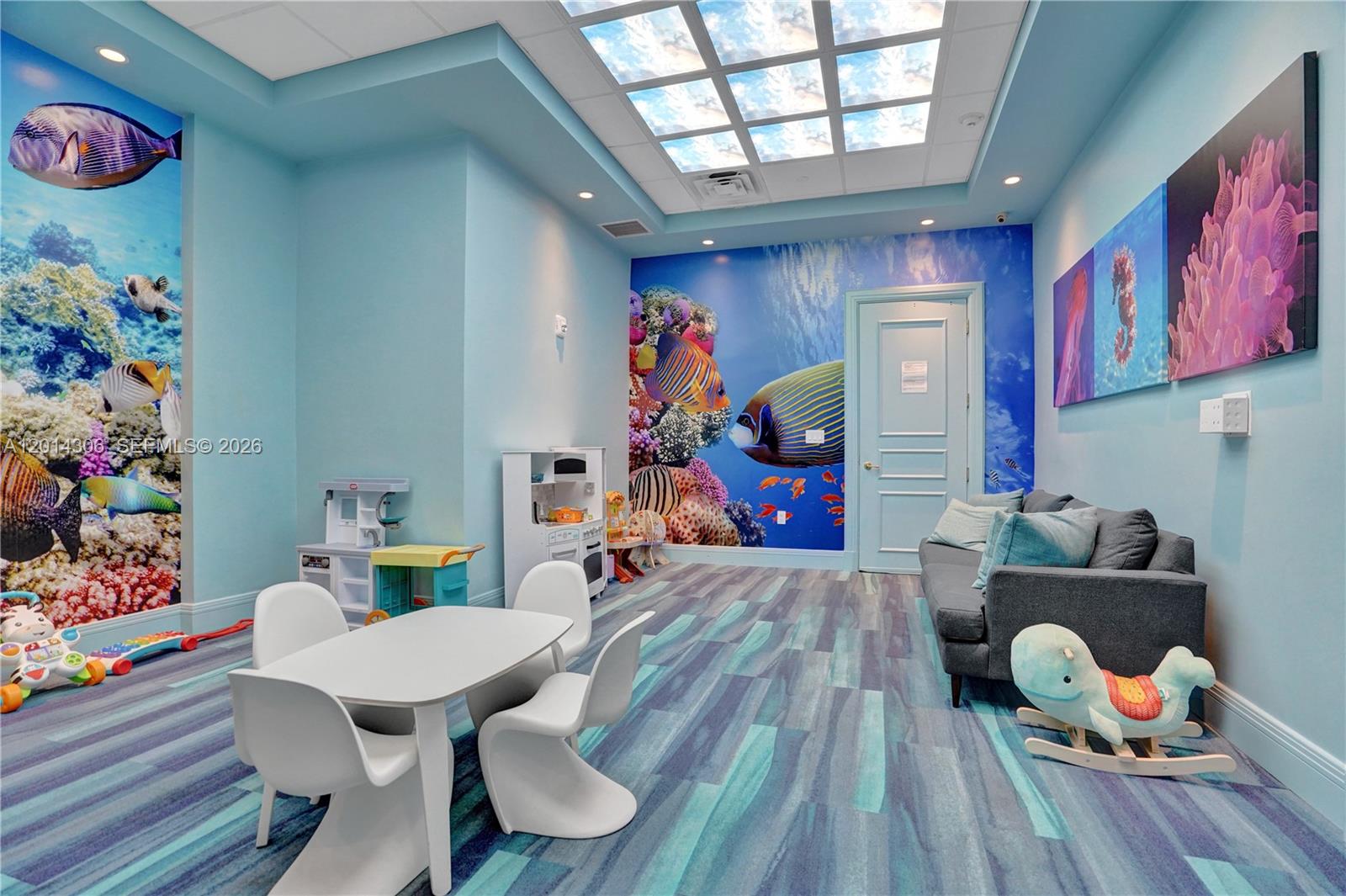 HAMPTONS SOUTH CONDO - Residential Lease