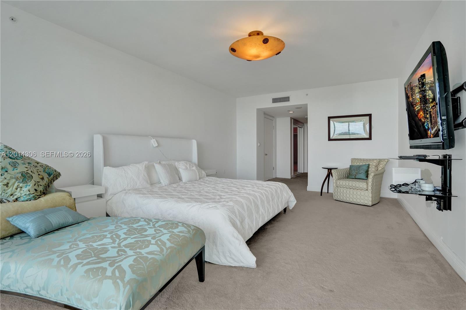 HAMPTONS SOUTH CONDO - Residential Lease