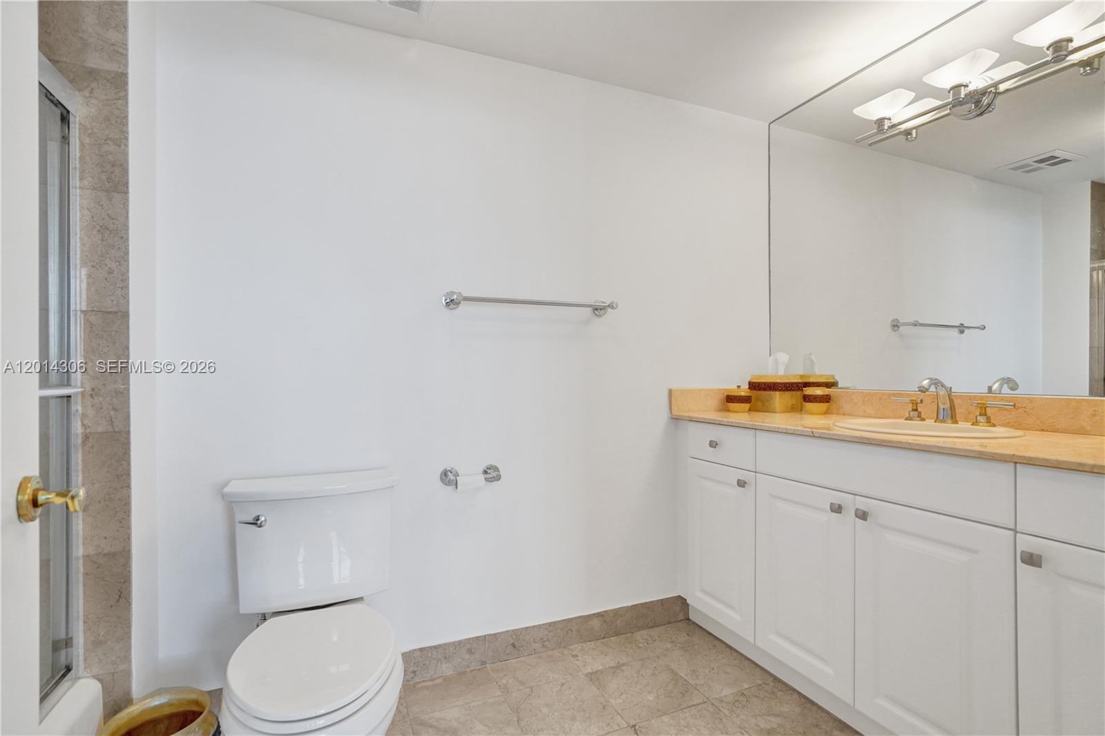 HAMPTONS SOUTH CONDO - Residential Lease