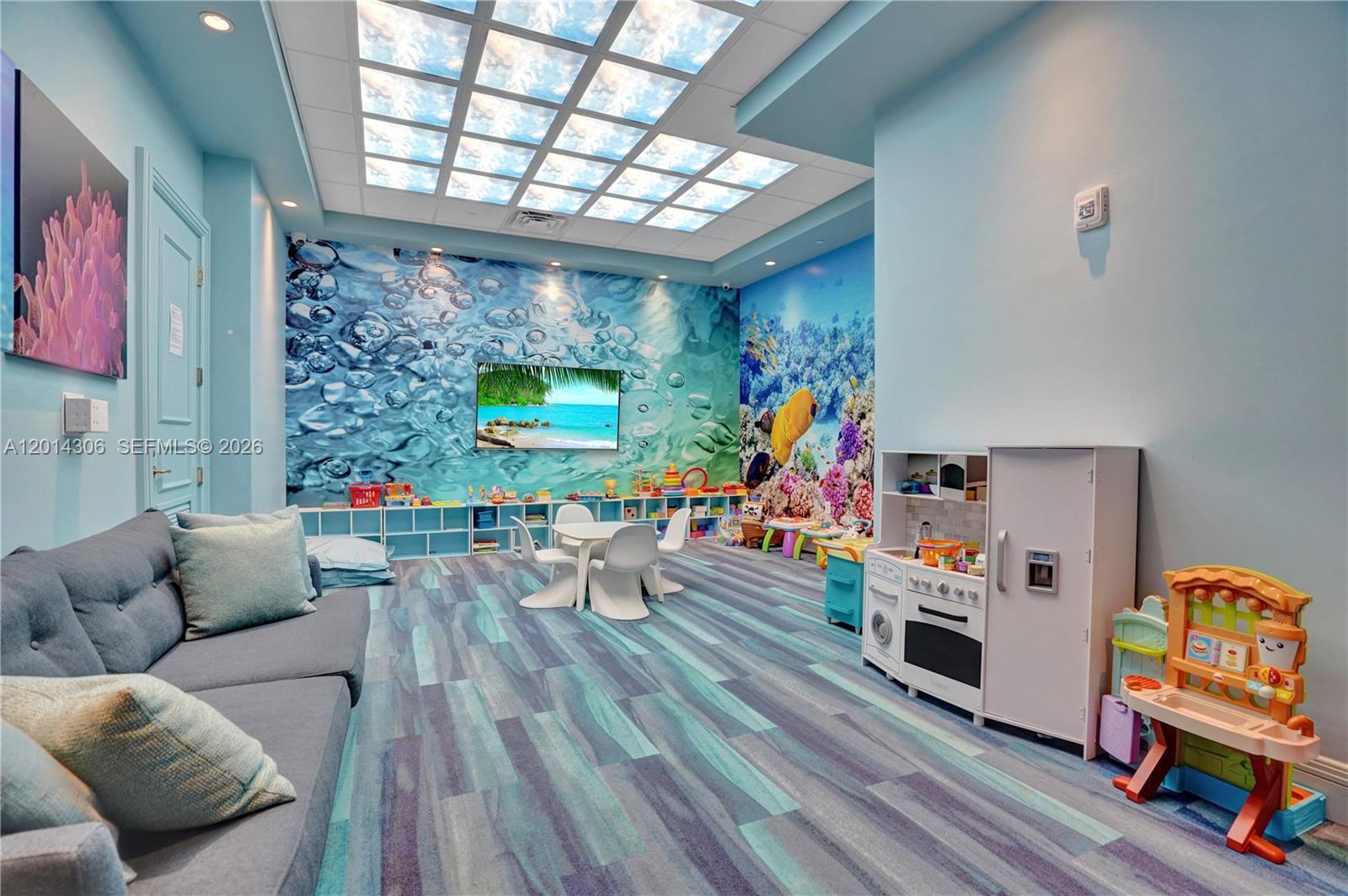HAMPTONS SOUTH CONDO - Residential Lease