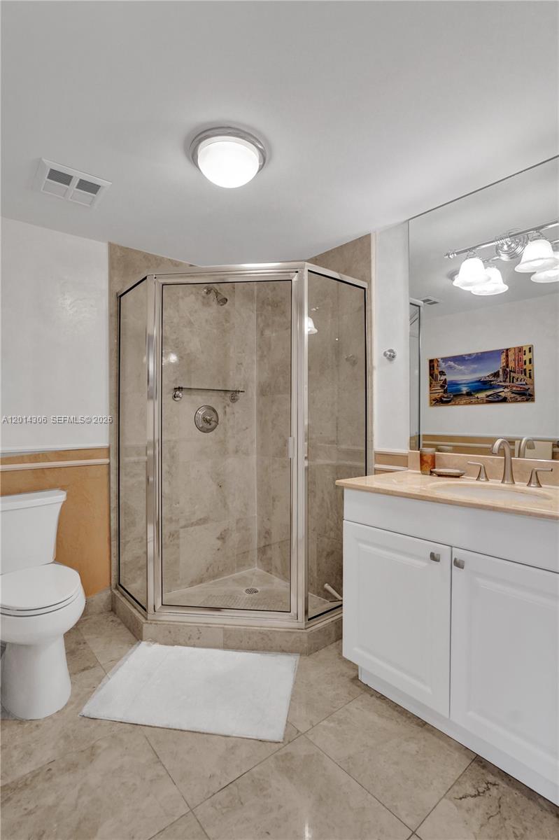 HAMPTONS SOUTH CONDO - Residential Lease