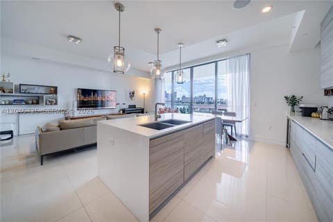 Tiny photo for 3250 NE 188th St #606, Aventura, FL 33180 (MLS # A12045725)