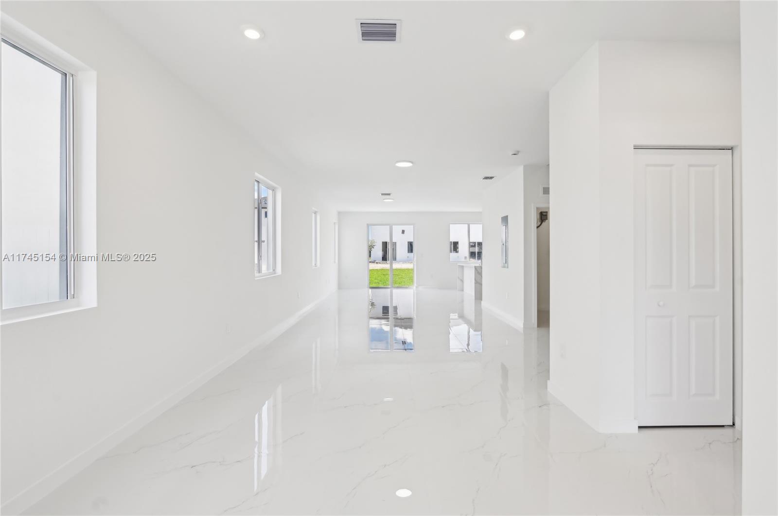22451 SW 125 Ave, Miami, FL, 33170/$671,990 1 22451 SW 125 Ave