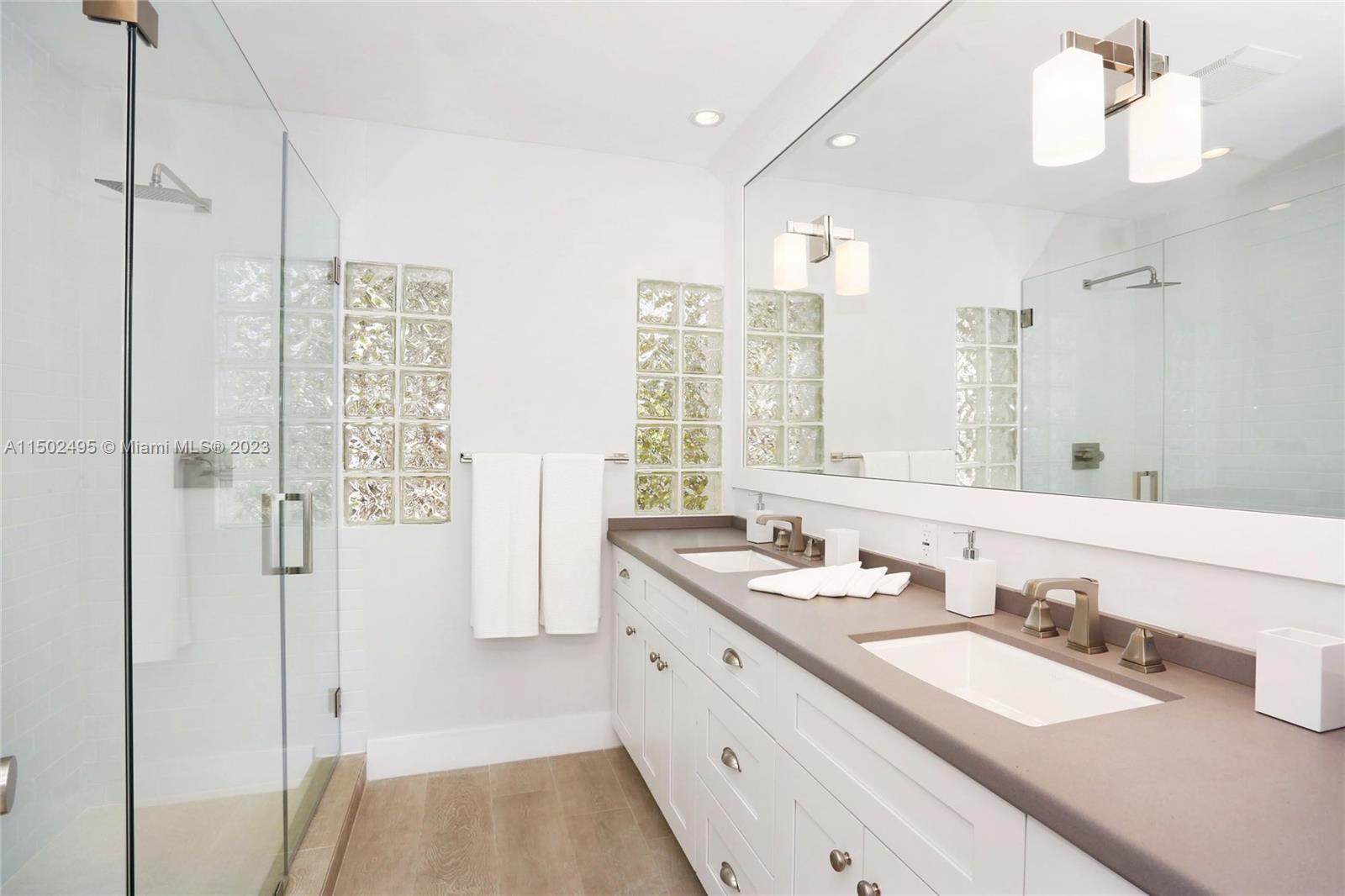 MASHTA ISLAND - Residential