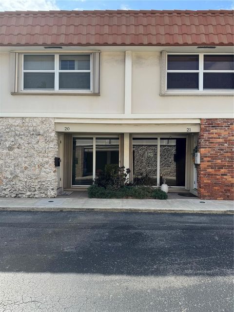 5555 N Ocean Blvd 20 Lauderdale By The Sea FL 33308
