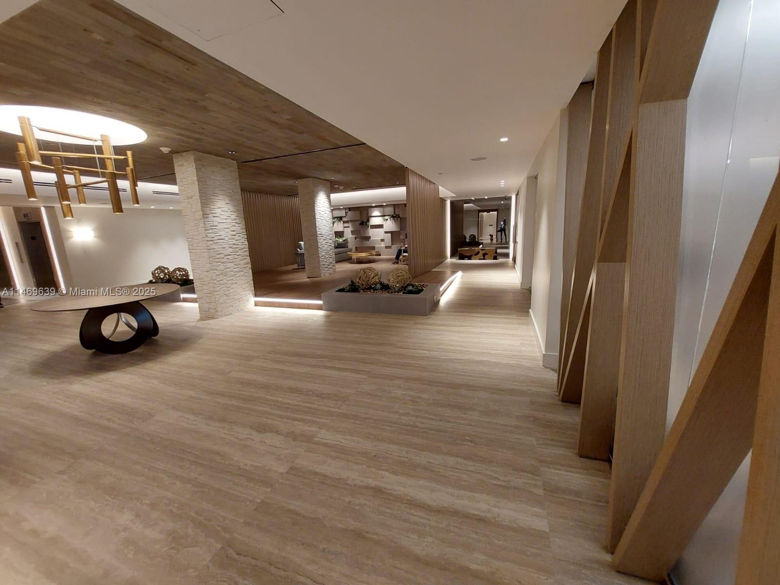 RONEY PALACE CONDO - Residential Lease