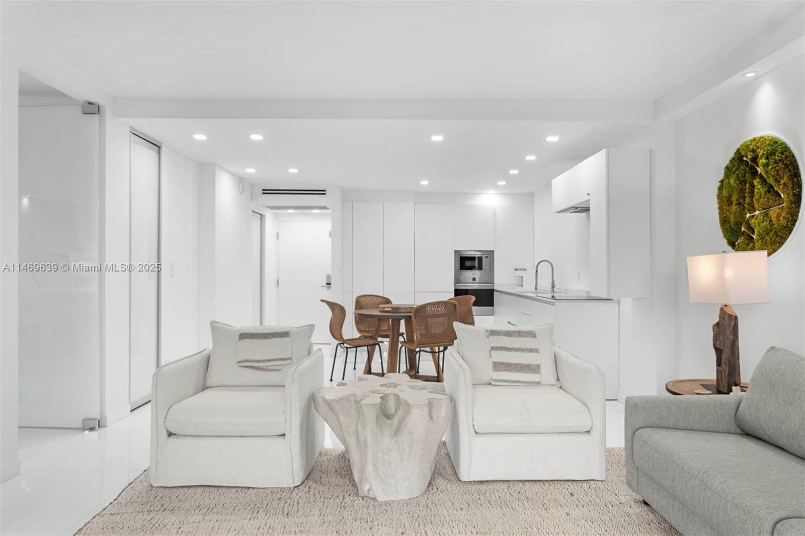 RONEY PALACE CONDO - Residential Lease