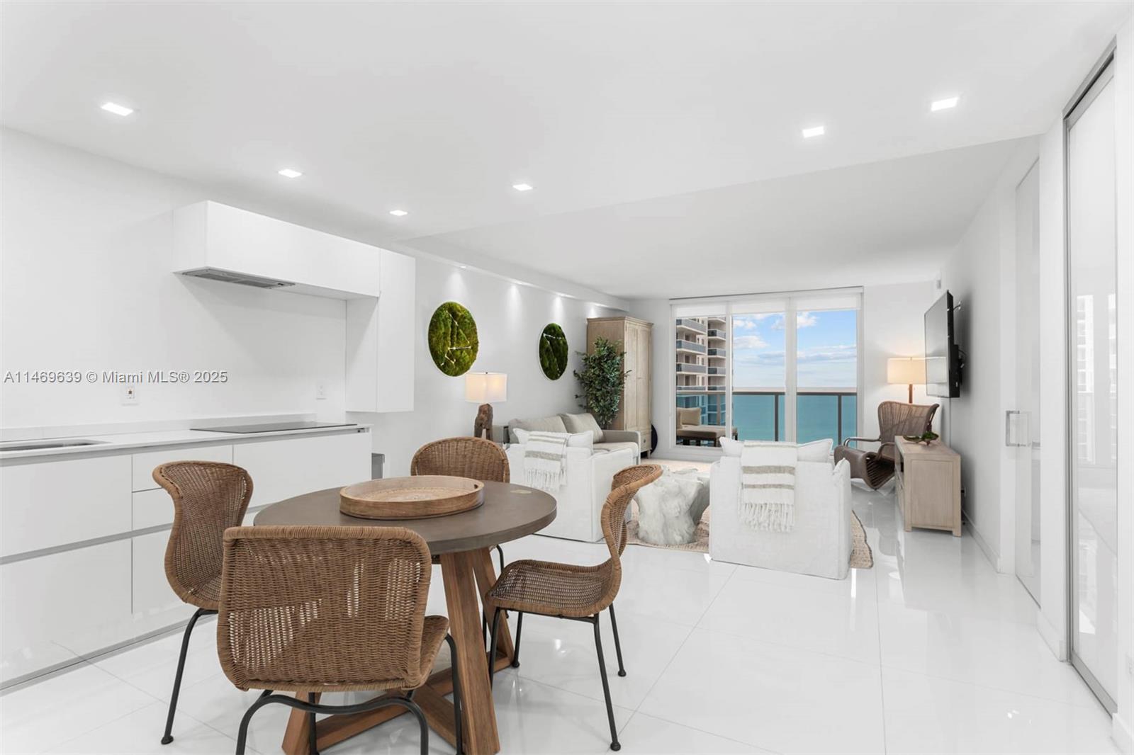 RONEY PALACE CONDO - Residential Lease