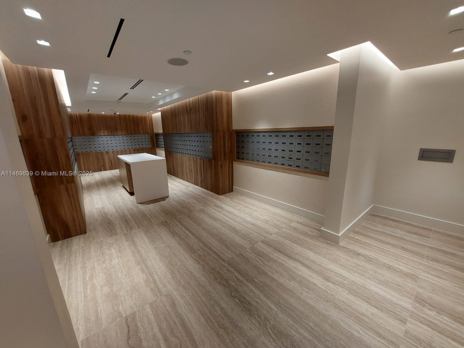 RONEY PALACE CONDO - Residential Lease