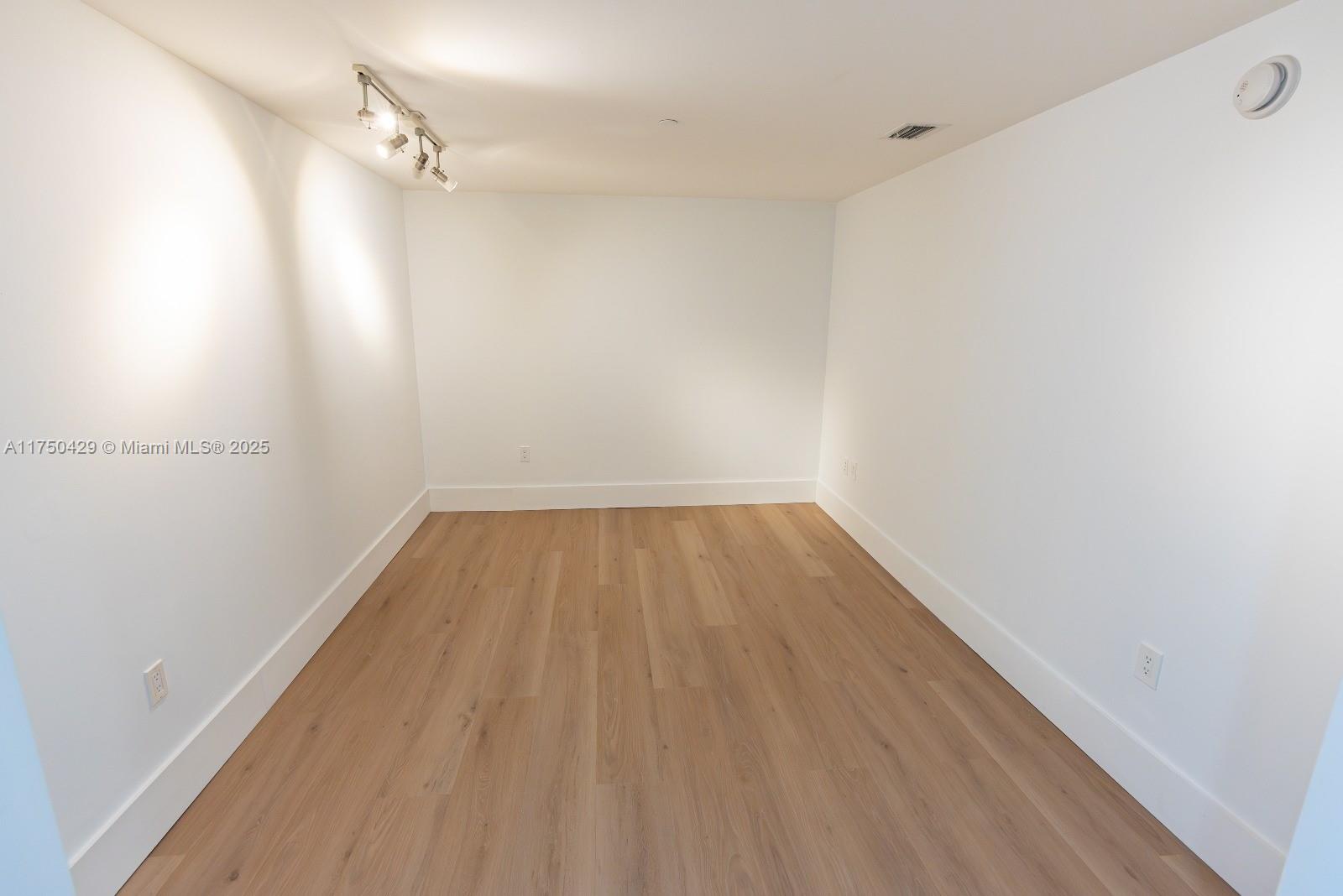 ICON BRICKELL NO TWO - Residential