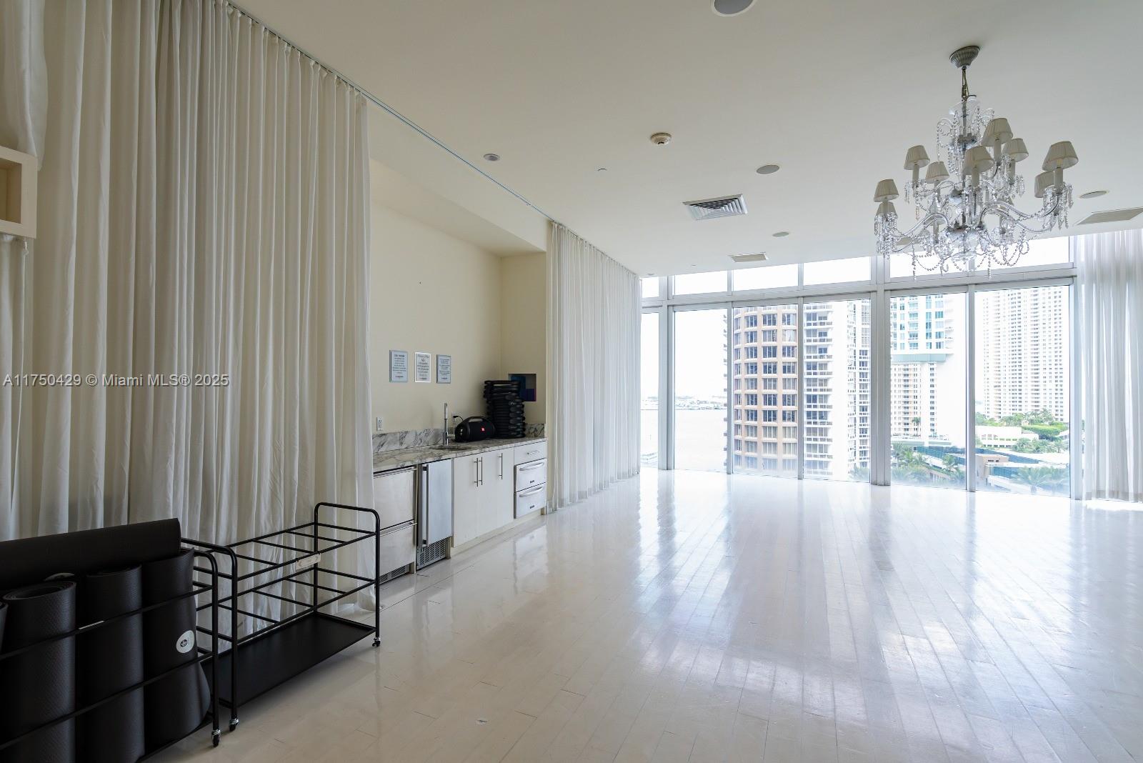 ICON BRICKELL NO TWO - Residential