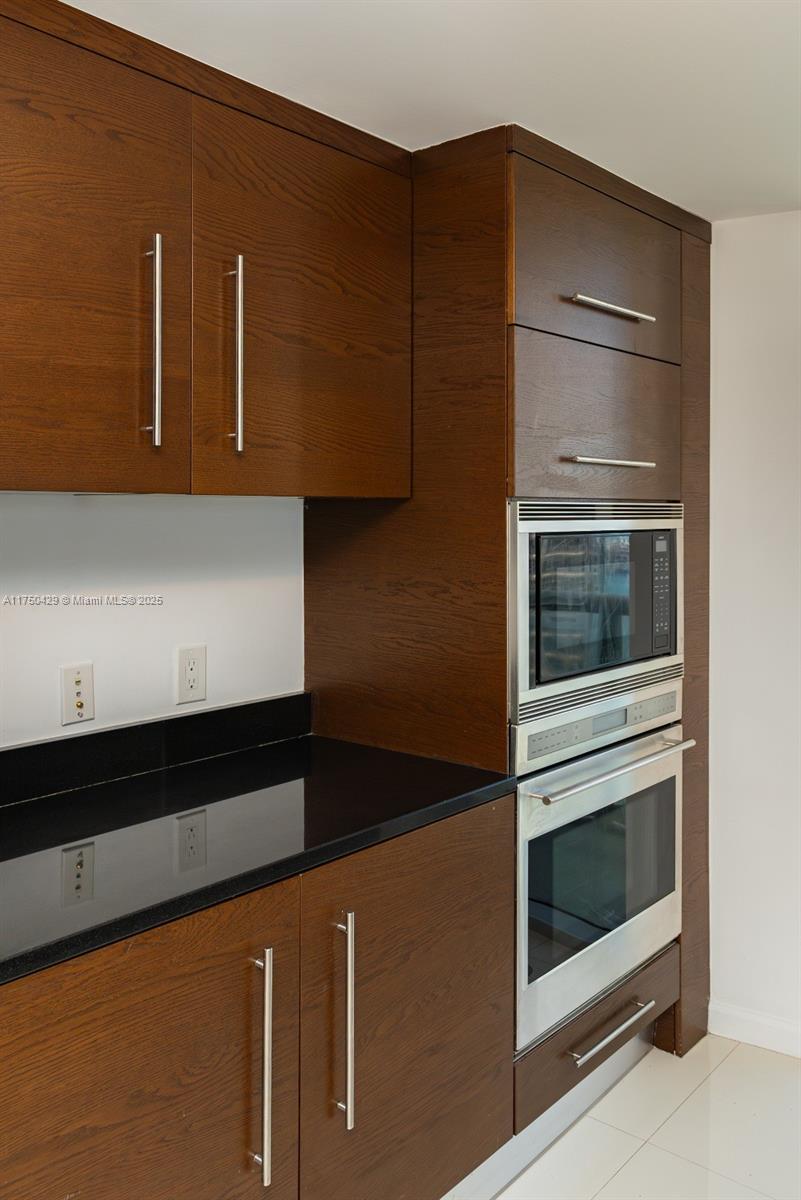 ICON BRICKELL NO TWO - Residential