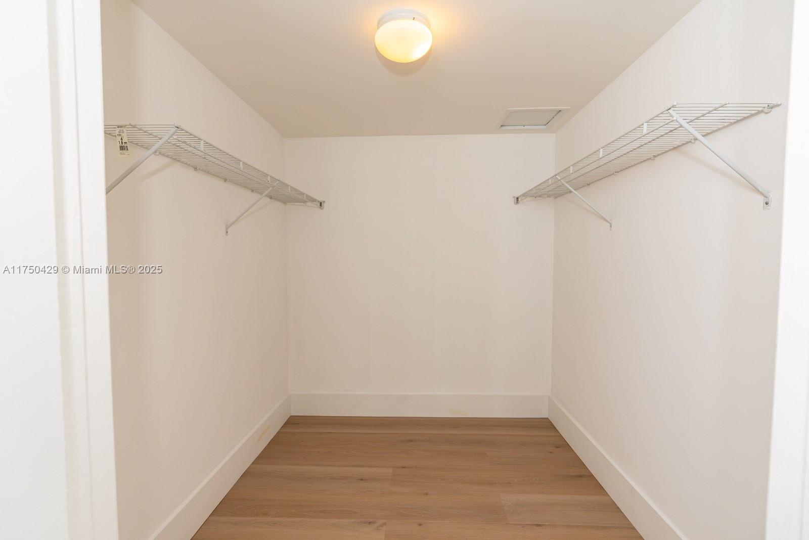 ICON BRICKELL NO TWO - Residential