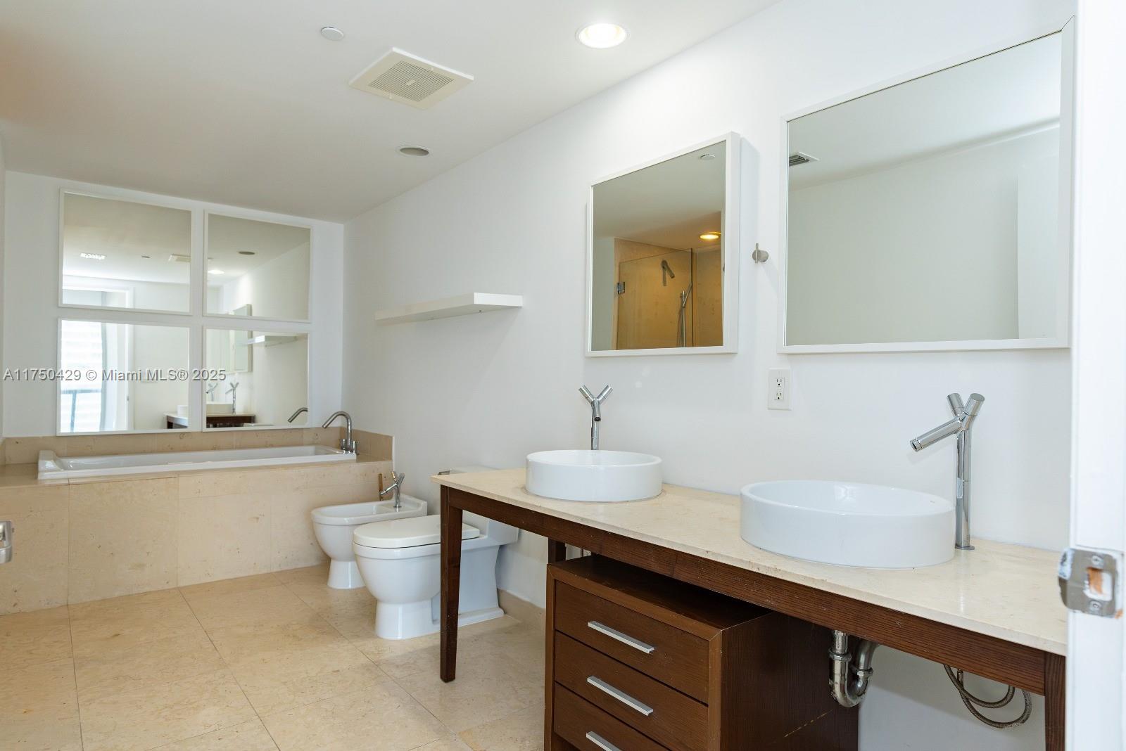 ICON BRICKELL NO TWO - Residential