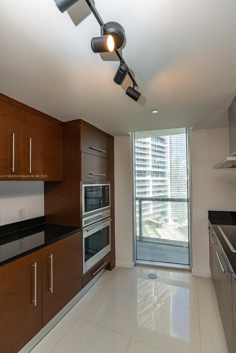ICON BRICKELL NO TWO - Residential