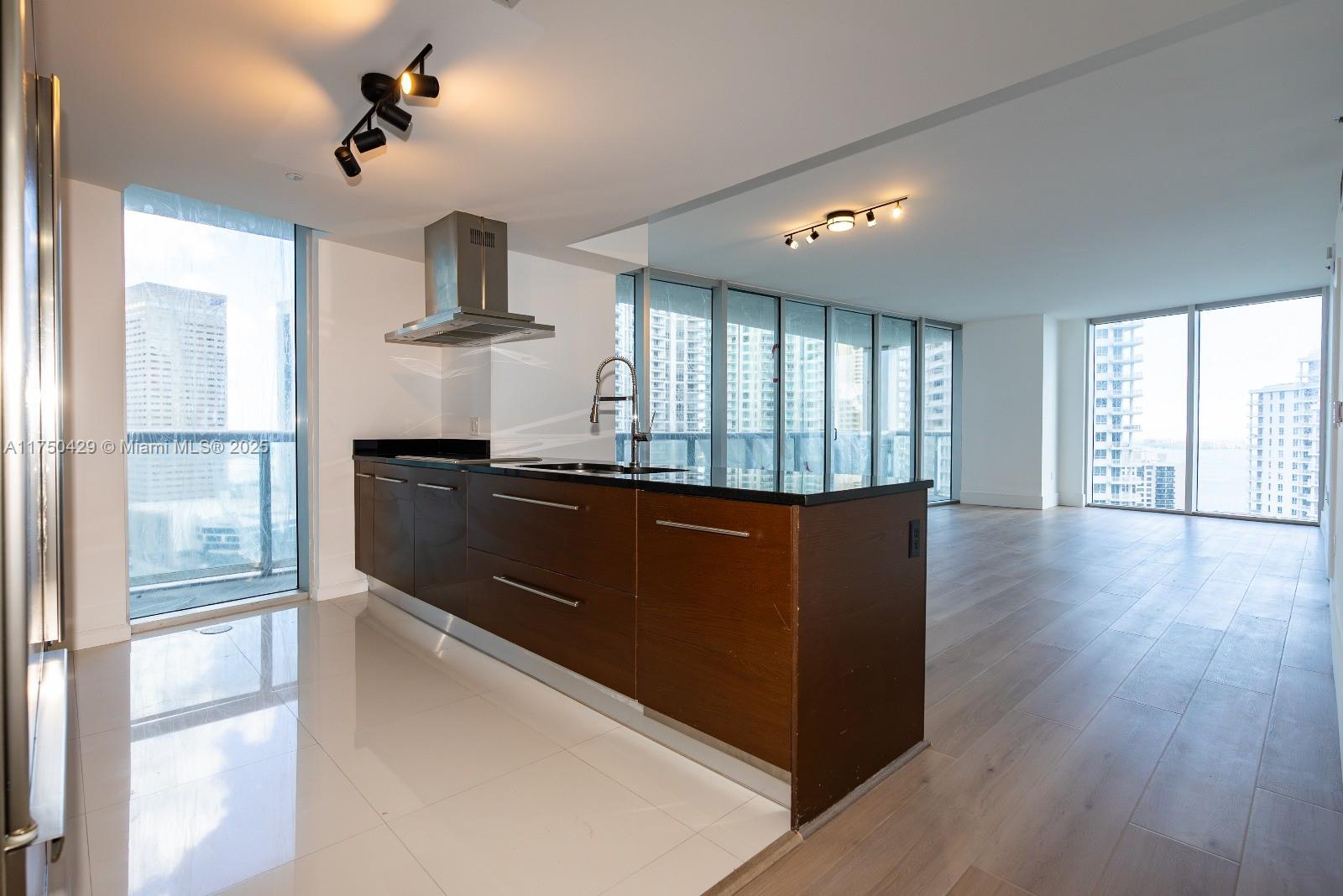 ICON BRICKELL NO TWO - Residential