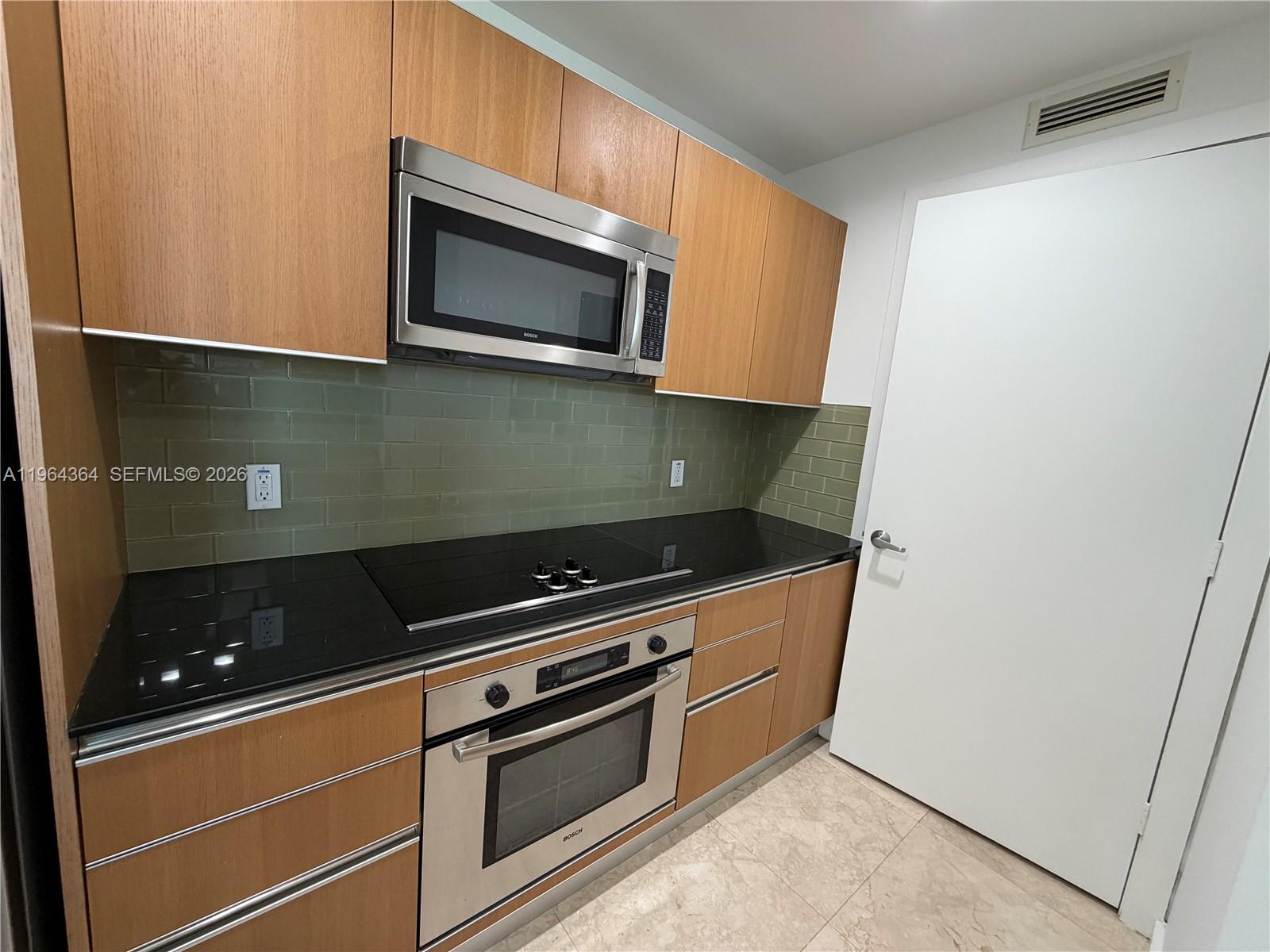 1060 Brickell Ave 4003