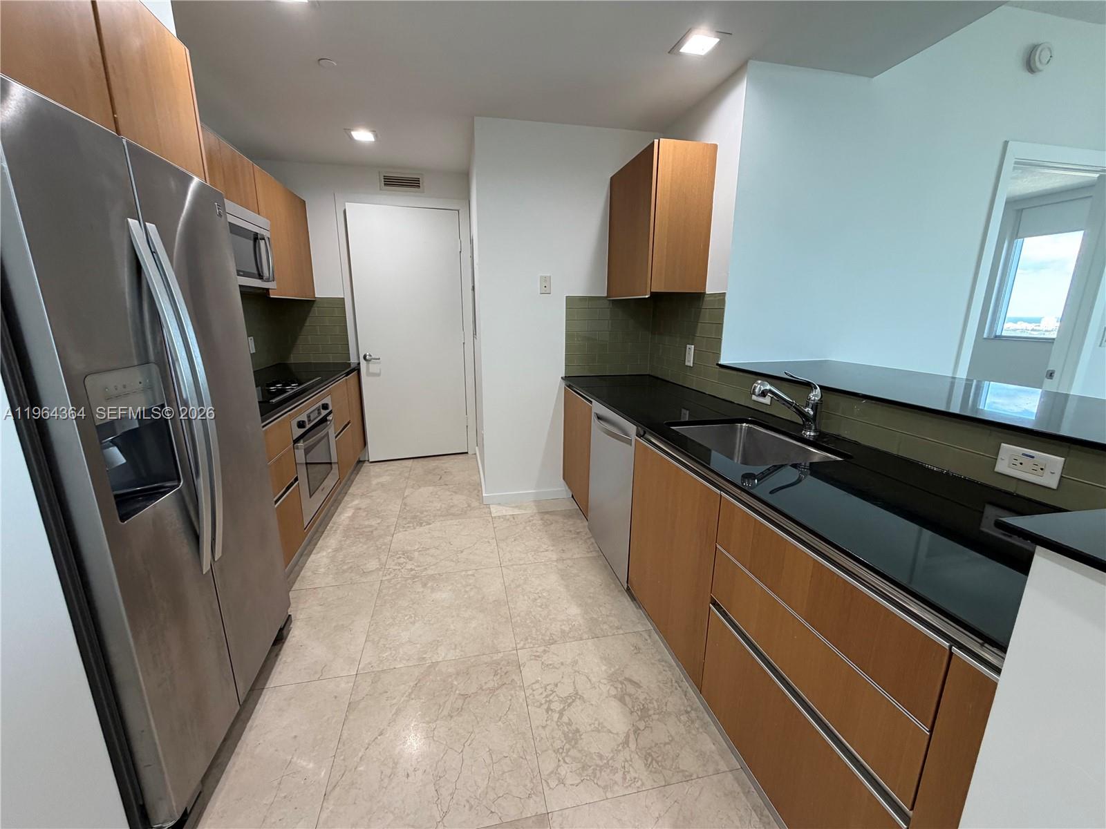 1060 Brickell Ave 4003