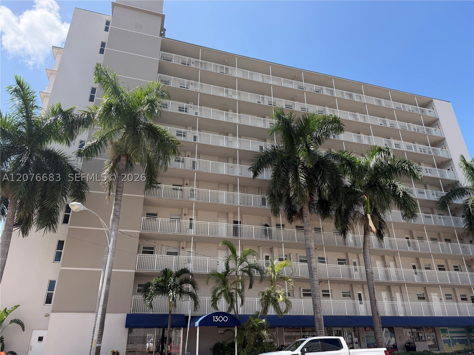 View photos, virtual tours, details... 1300 Lincoln Rd E705