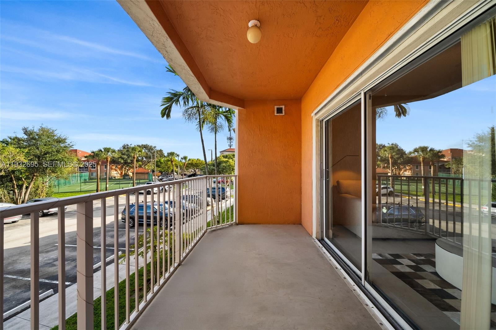 COURTYARDS AT DAVIE CONDO - Residential