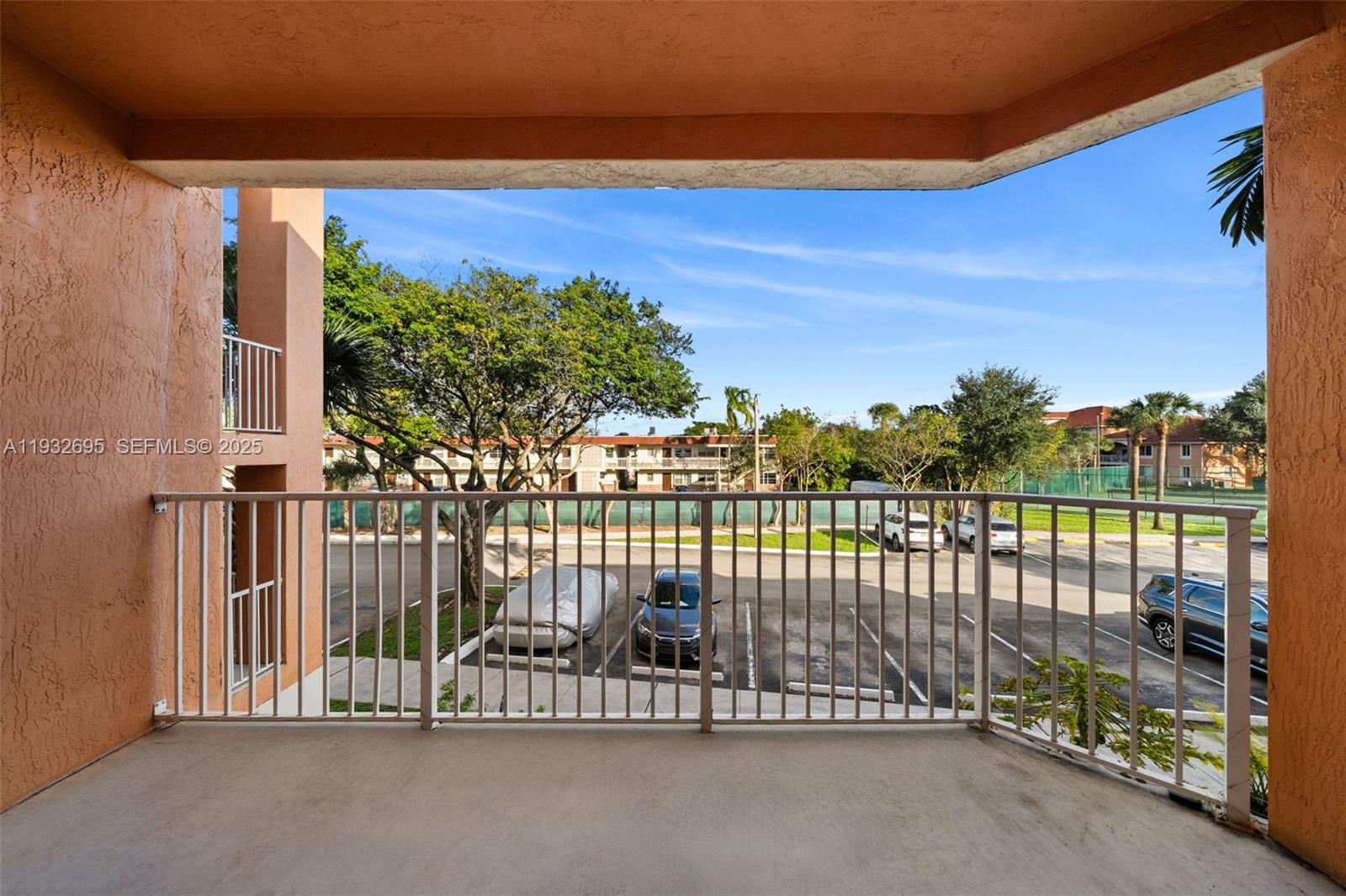 COURTYARDS AT DAVIE CONDO - Residential