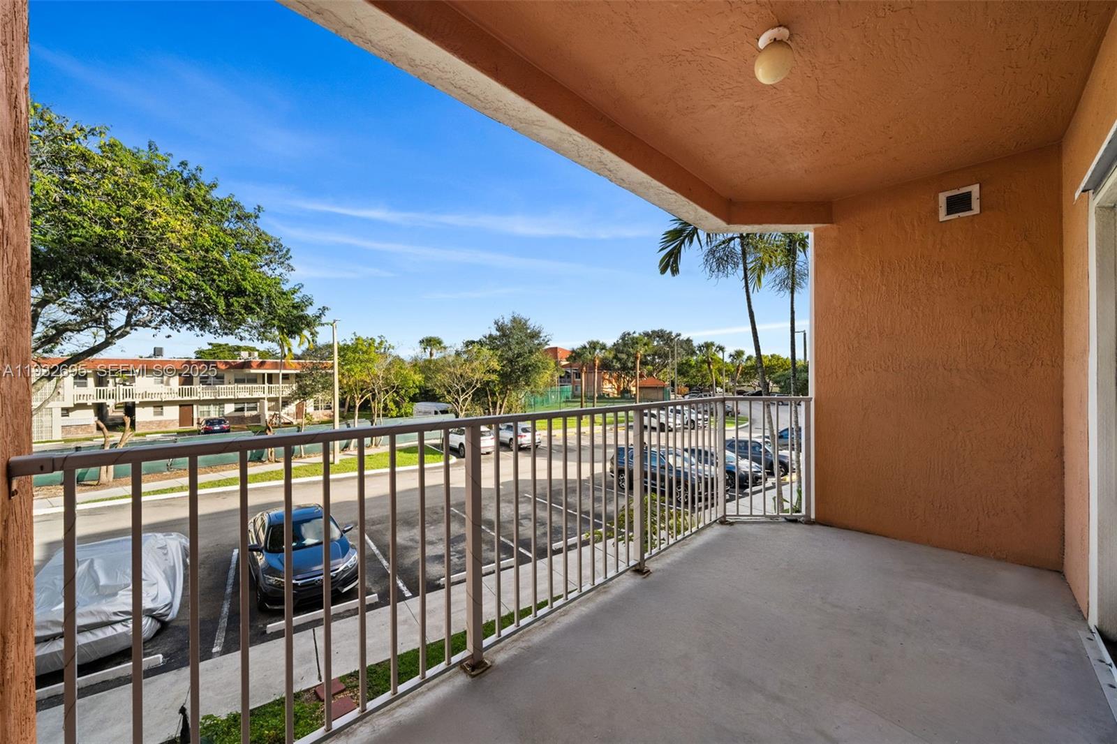 COURTYARDS AT DAVIE CONDO - Residential