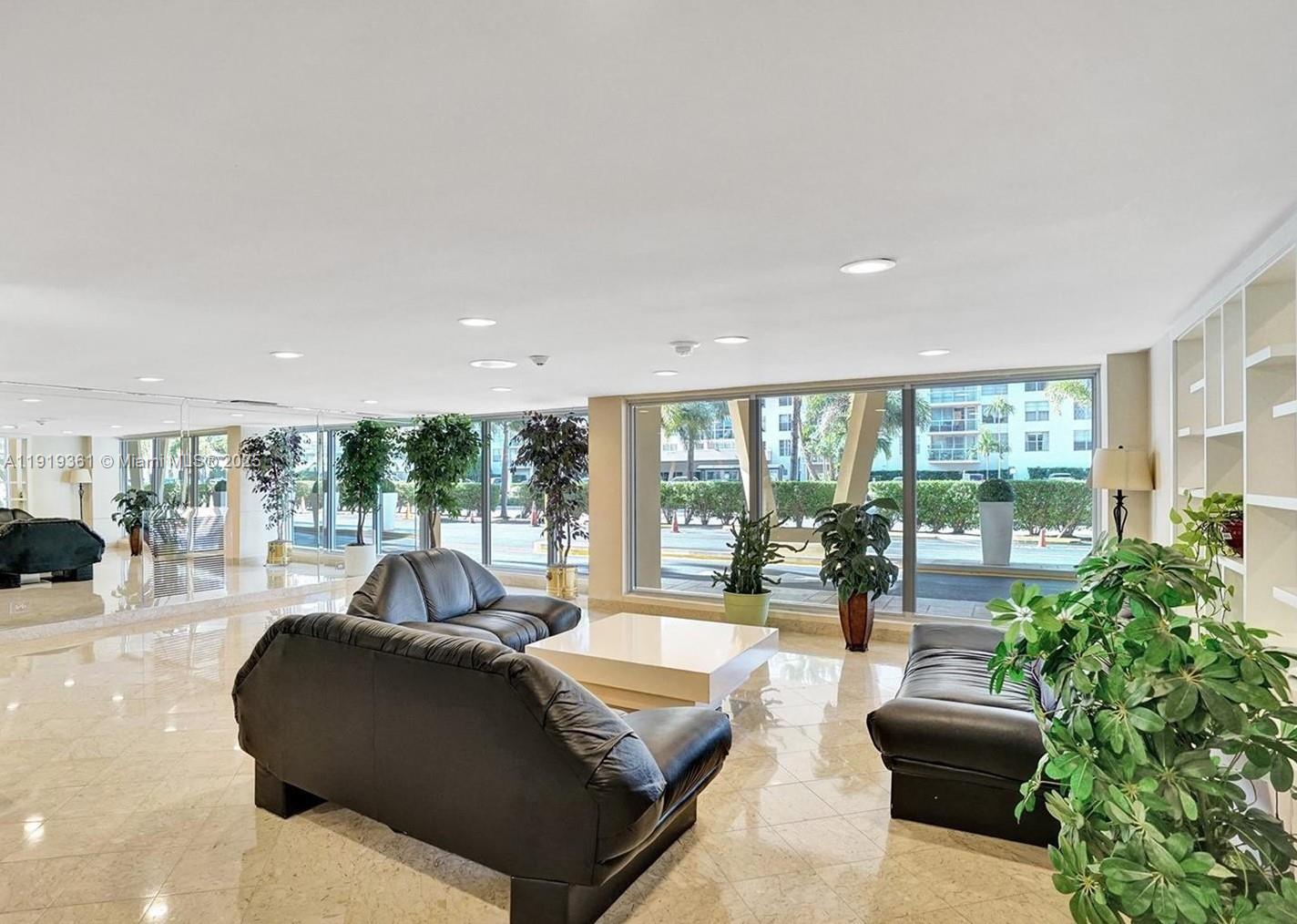 WINSTON TOWERS 400 CONDO - Residential