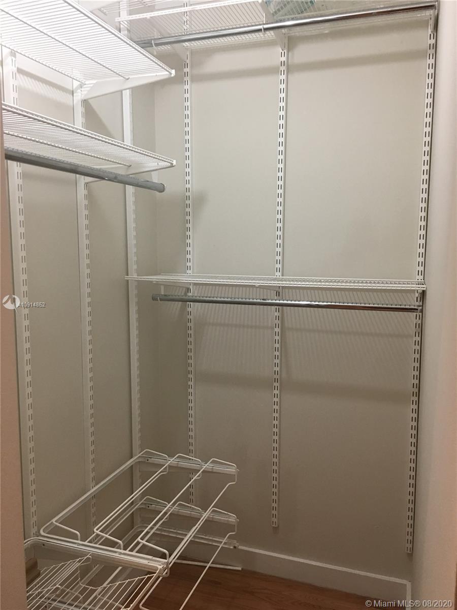 GARDEN APARTMENTS CONDO - Residential Lease