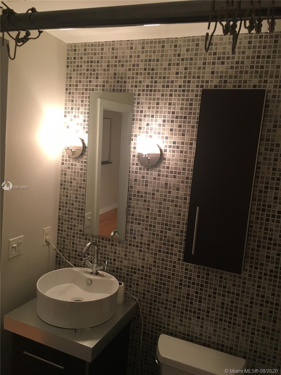 GARDEN APARTMENTS CONDO - Residential Lease