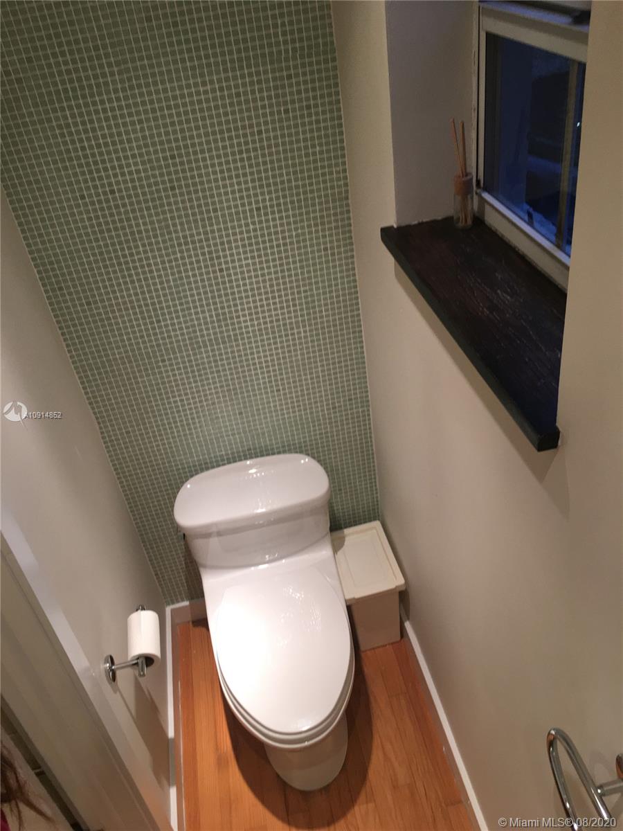 GARDEN APARTMENTS CONDO - Residential Lease