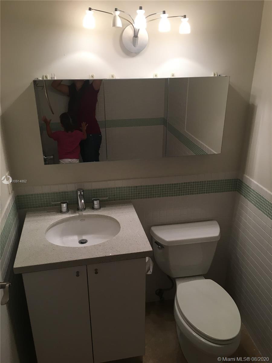 GARDEN APARTMENTS CONDO - Residential Lease