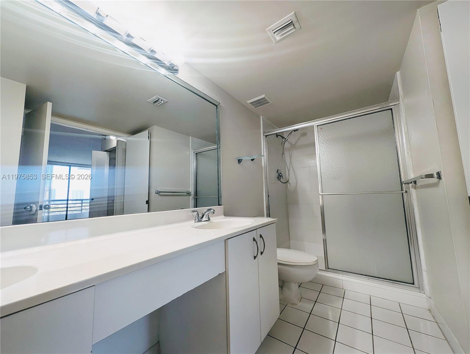 PARC CENTRAL AVENTURA SOU - Residential Lease