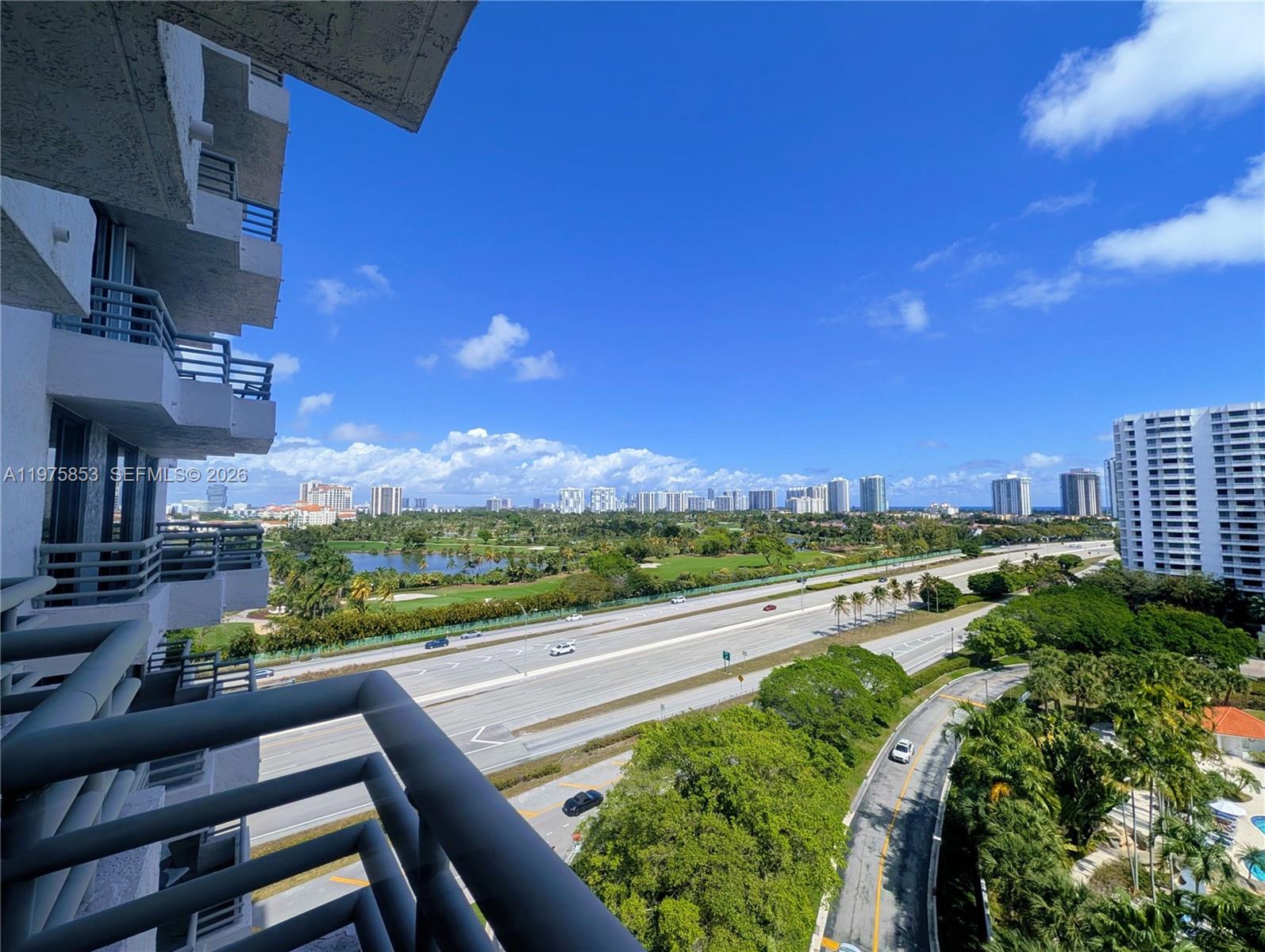 PARC CENTRAL AVENTURA SOU - Residential Lease