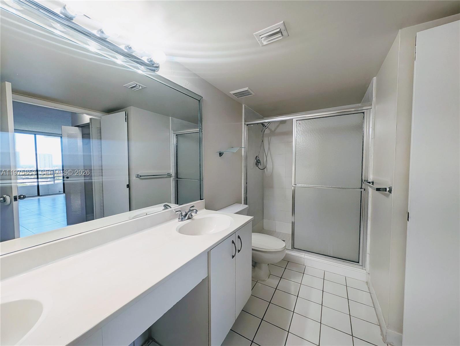 PARC CENTRAL AVENTURA SOU - Residential Lease