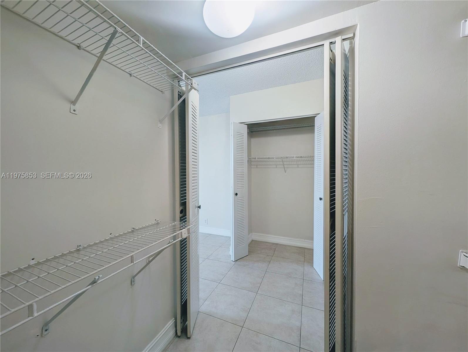 PARC CENTRAL AVENTURA SOU - Residential Lease