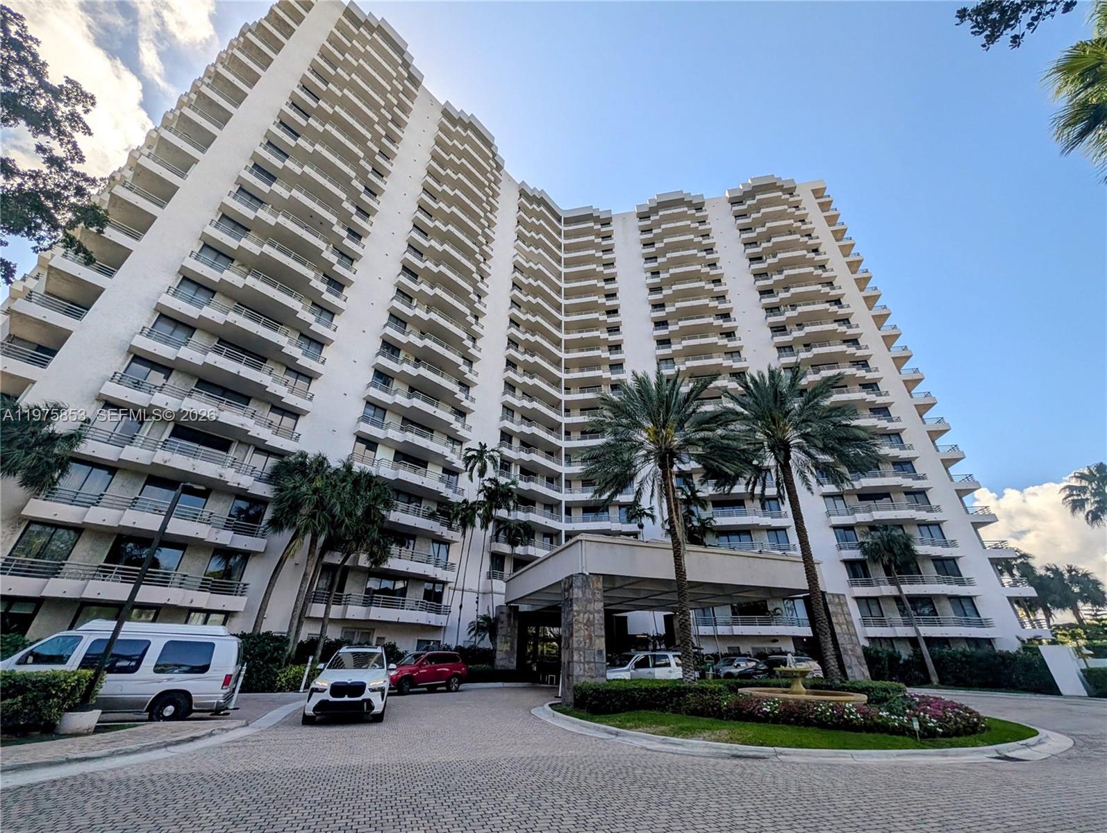 PARC CENTRAL AVENTURA SOU - Residential Lease